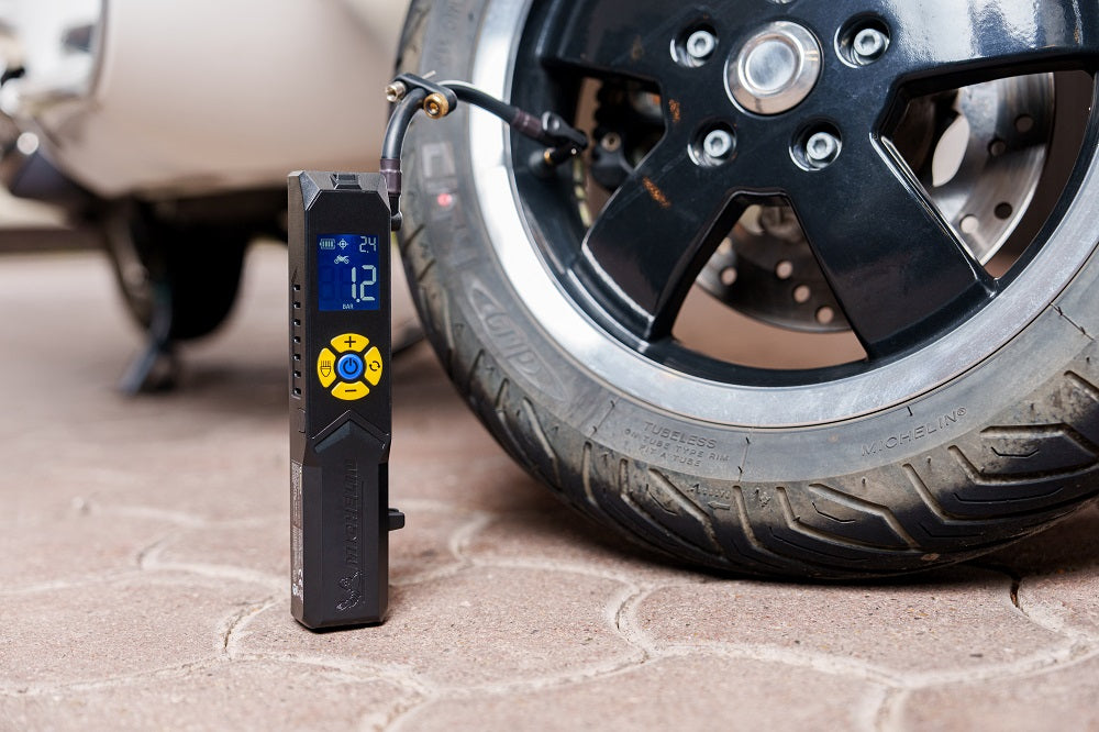 MICHELIN Akku-Mini-Kompressor Digital bis zu 10 Bar mit LED-Licht